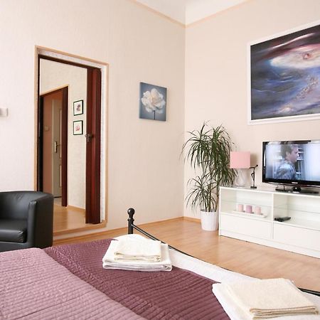Apartment Karolina Prague Extérieur photo